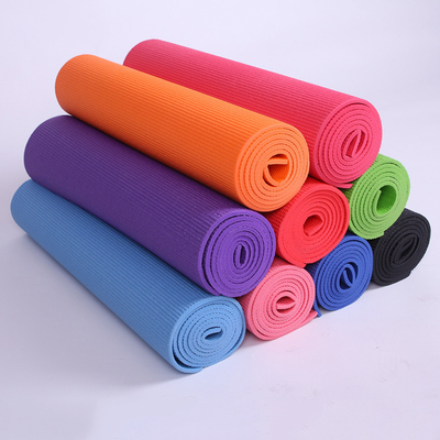 Yüksek Yoğunluklu Özel Logo PVC Yoga Mat Etiketi Özel Çeşitli Boyutlarda Çevre Dostu